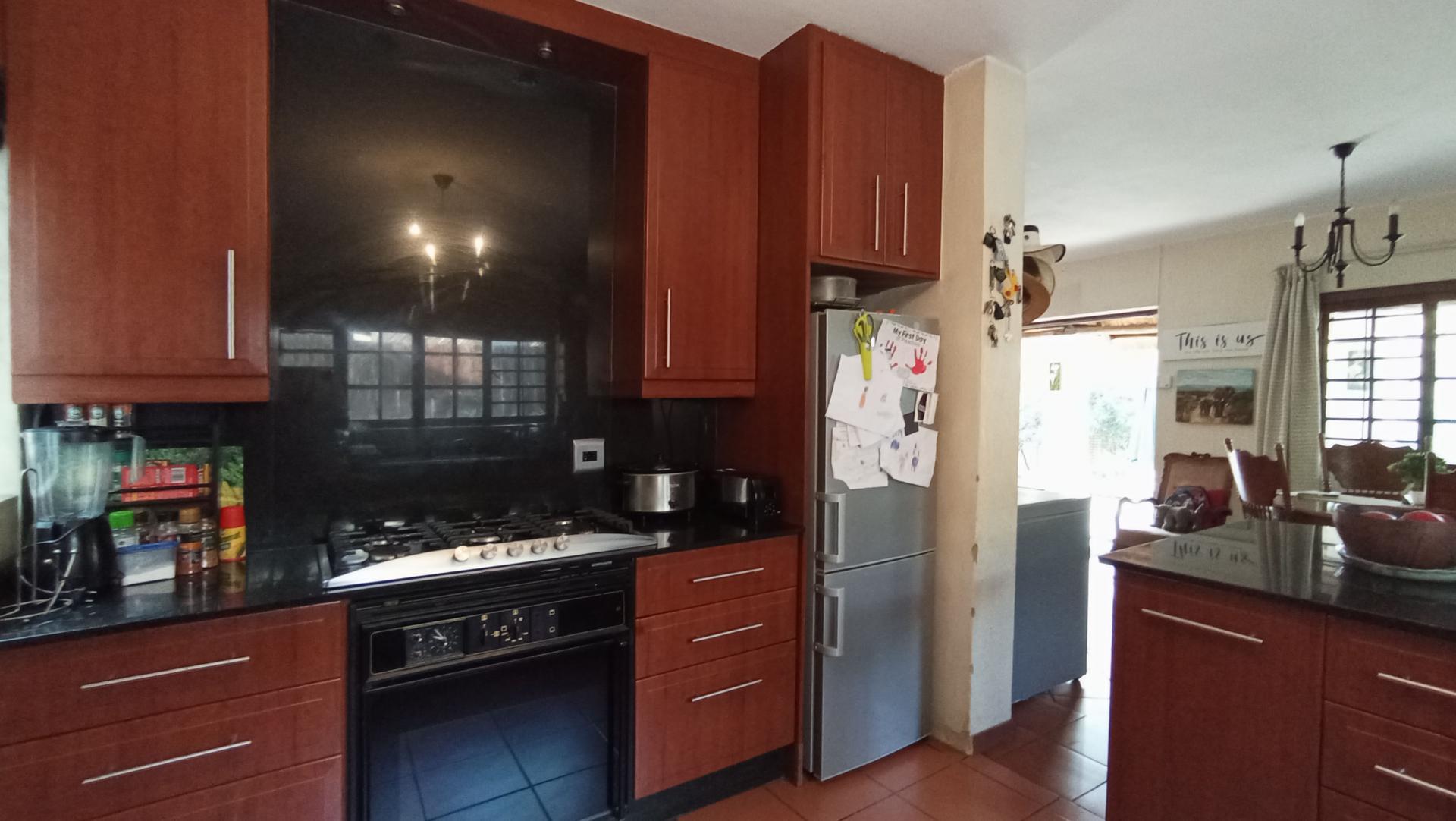Kitchen - 16 square meters of property in Buccleuch