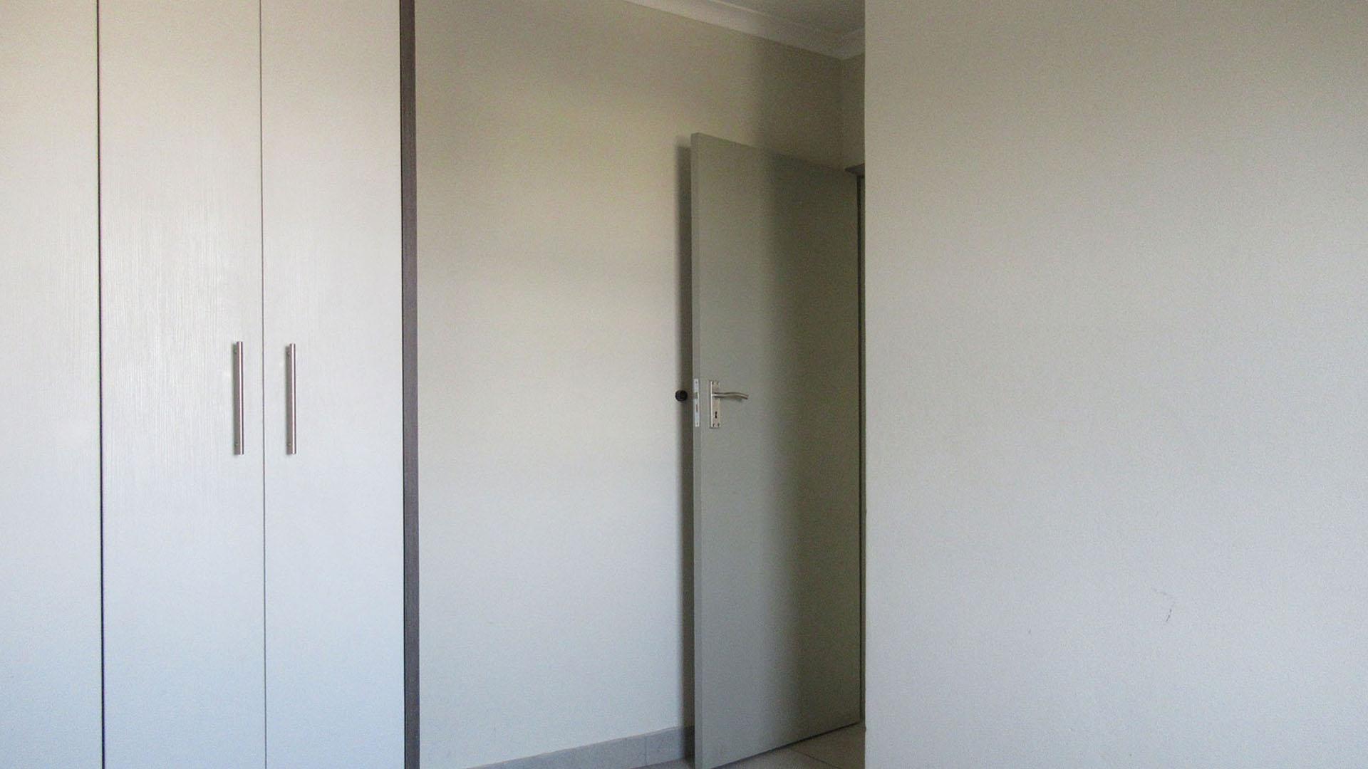 Bed Room 2 - 11 square meters of property in Albertsdal