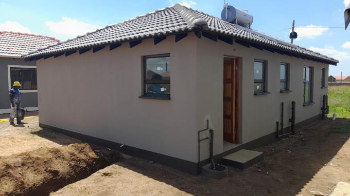 2 Bedroom House for Sale For Sale in Soweto - MR593369