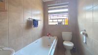 Bathroom 1 - 4 square meters of property in Olievenhoutbos