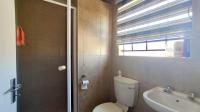 Main Bathroom - 4 square meters of property in Olievenhoutbos