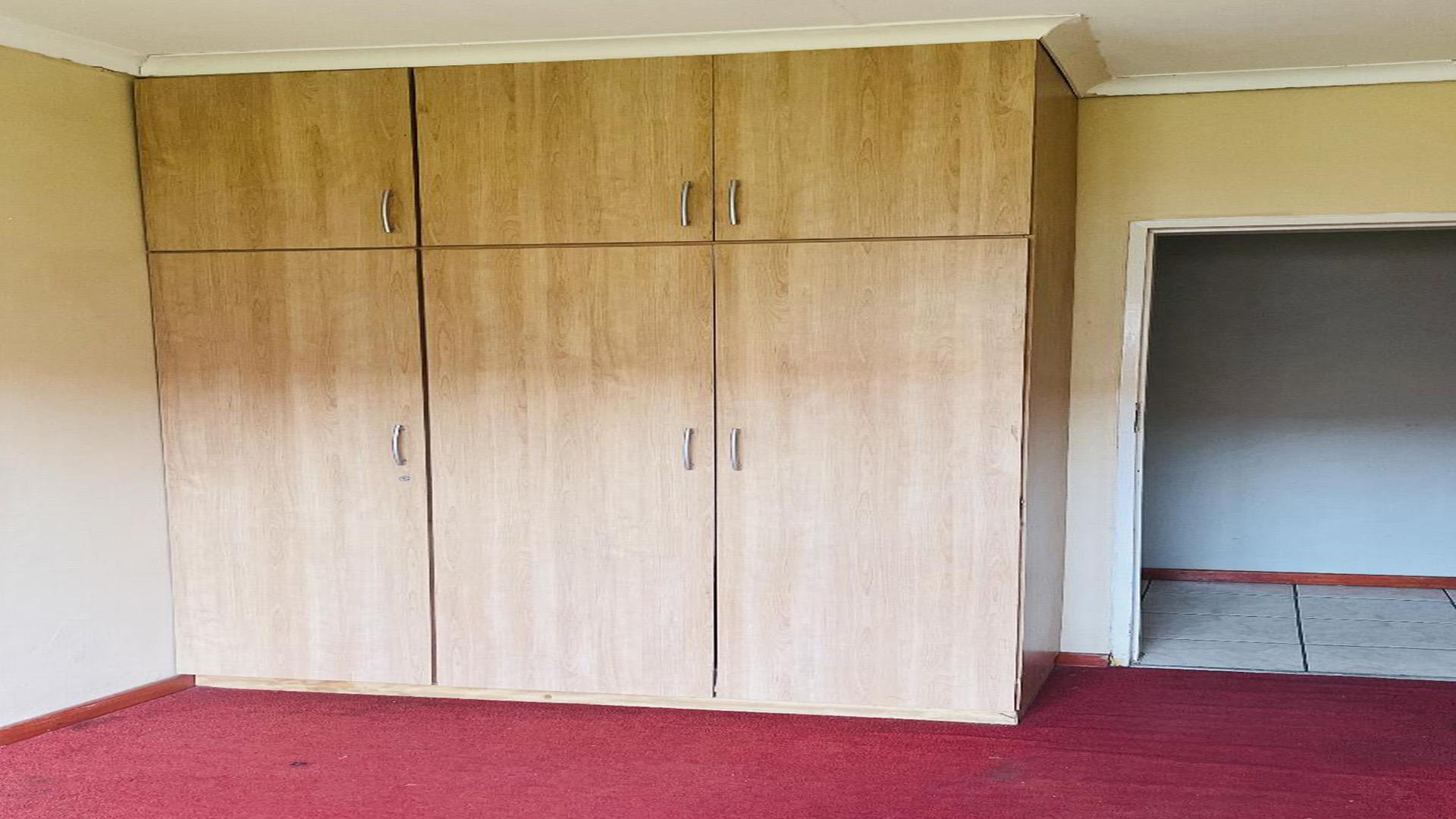 Bed Room 2 of property in Dundee