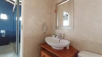 Main Bathroom - 5 square meters of property in Sunnyrock