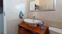 Bathroom 1 - 5 square meters of property in Sunnyrock