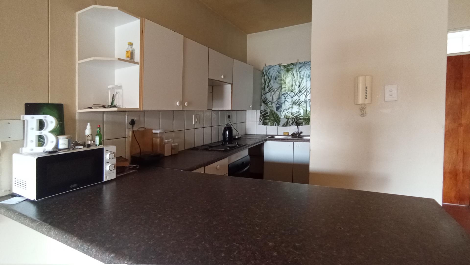 Kitchen - 8 square meters of property in Waterkloof Glen