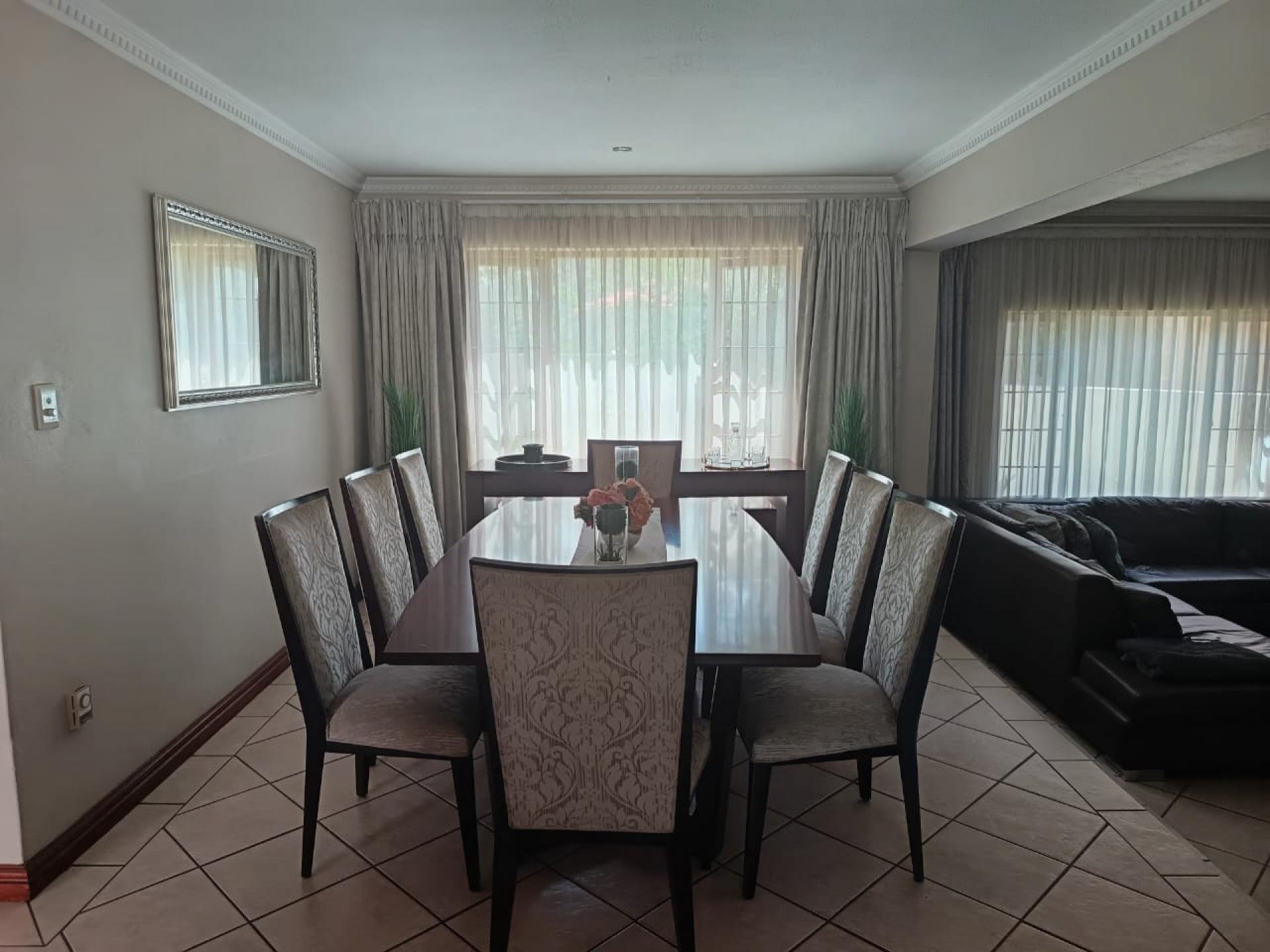 Dining Room of property in Broadacres