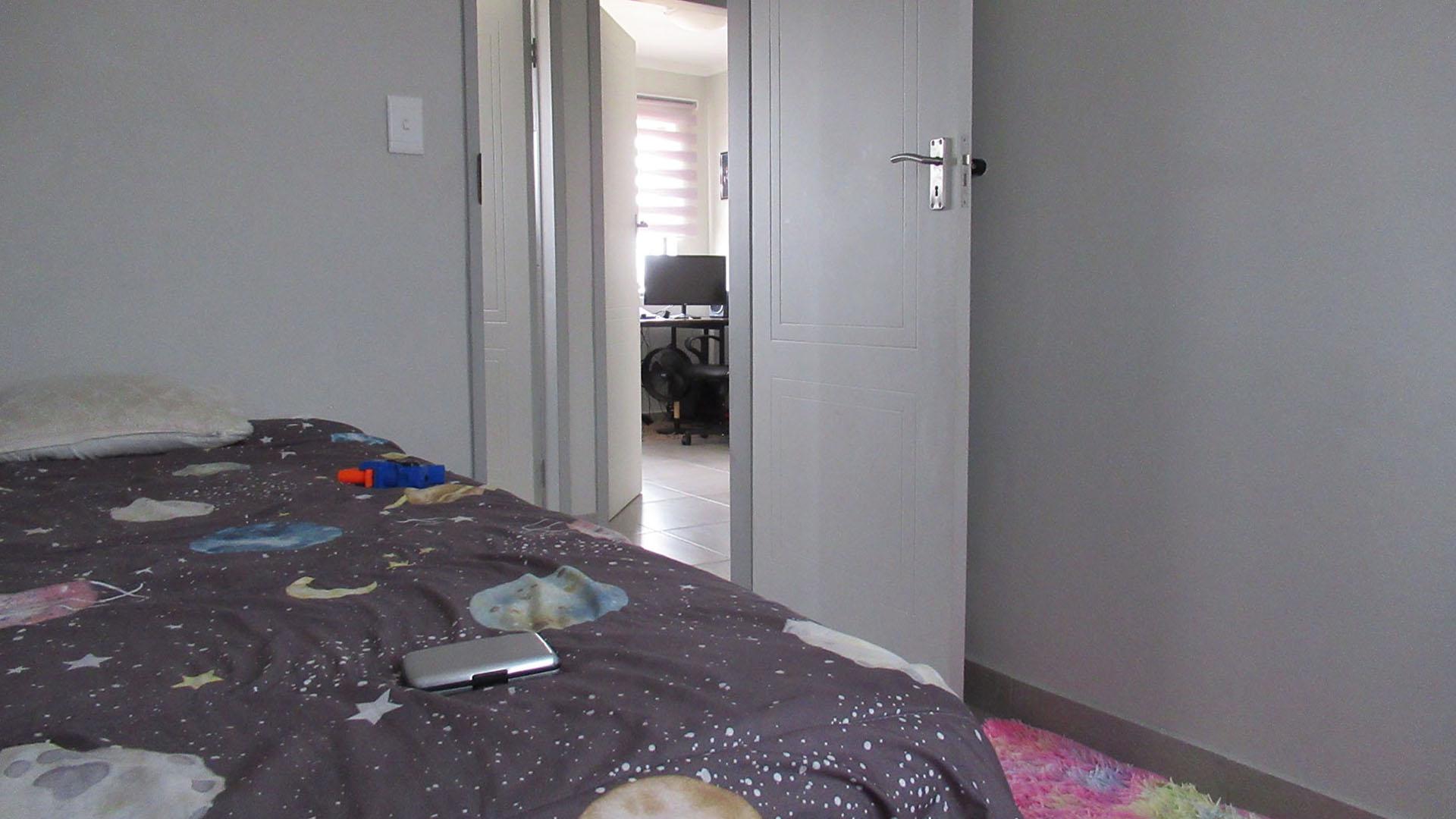 Bed Room 2 - 8 square meters of property in Mindalore