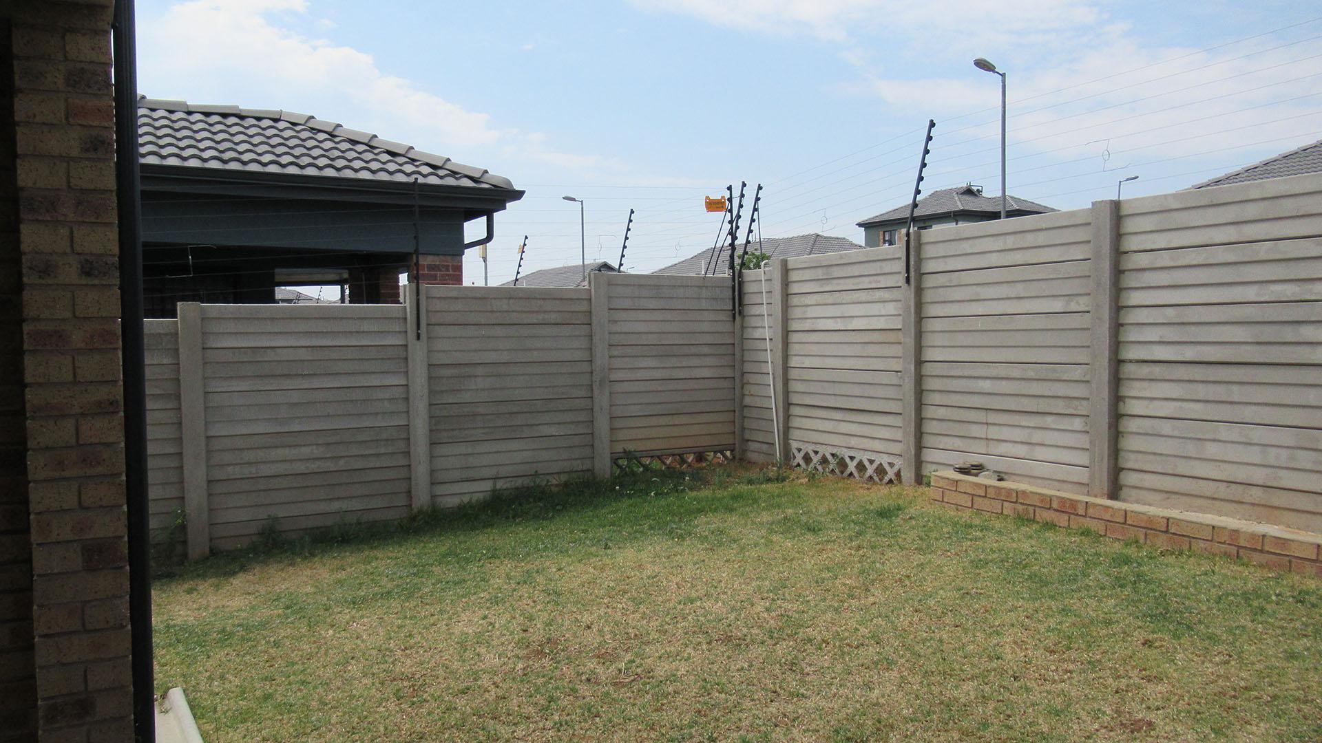 Patio of property in Mindalore