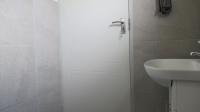 Main Bathroom - 5 square meters of property in Mindalore