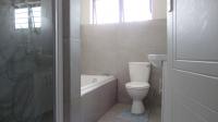 Bathroom 1 - 7 square meters of property in Mindalore