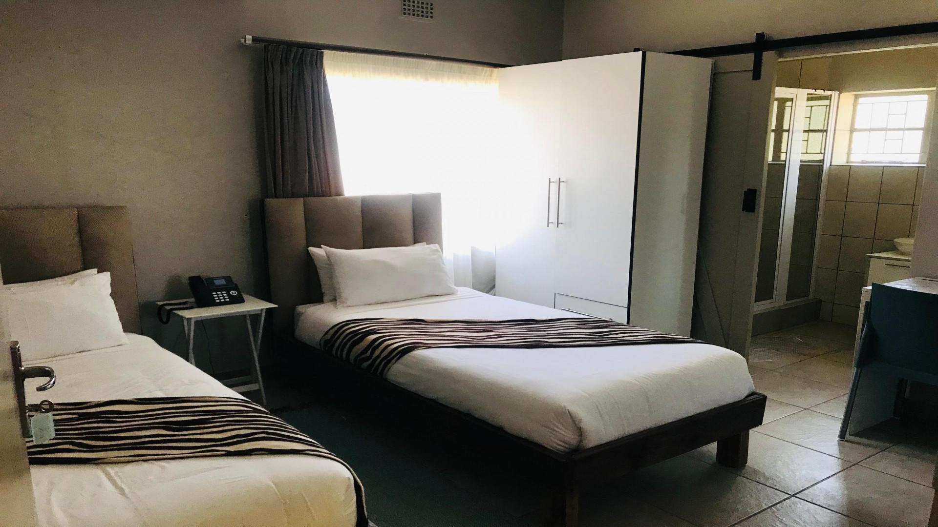 Bed Room 5+ of property in Makhado (Louis Trichard)