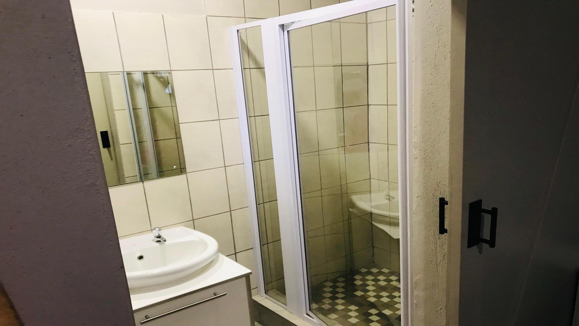 Bed Room 2 of property in Makhado (Louis Trichard)