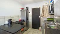 Kitchen - 8 square meters of property in Heuweloord