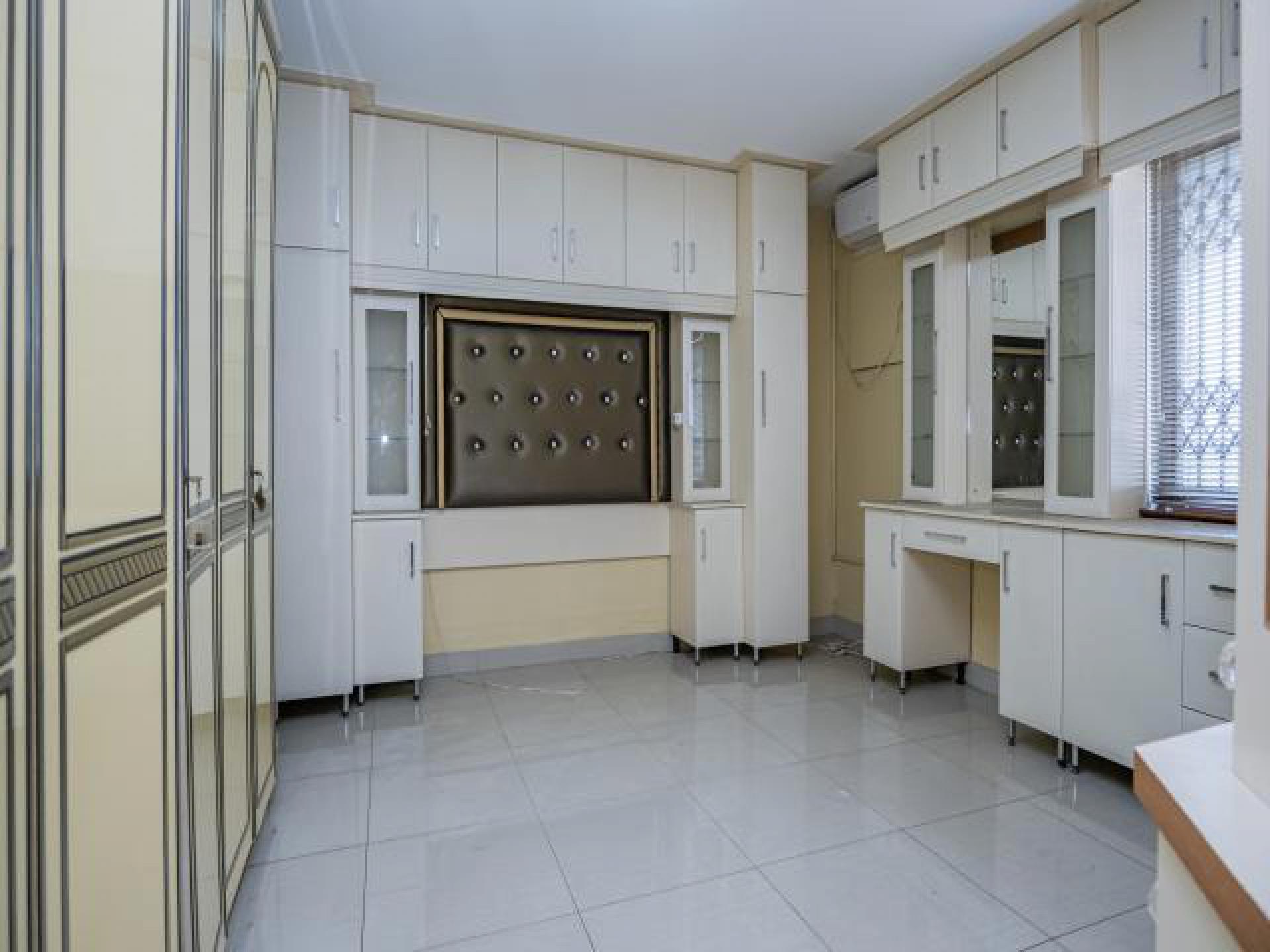 Main Bedroom of property in Mobeni Heights