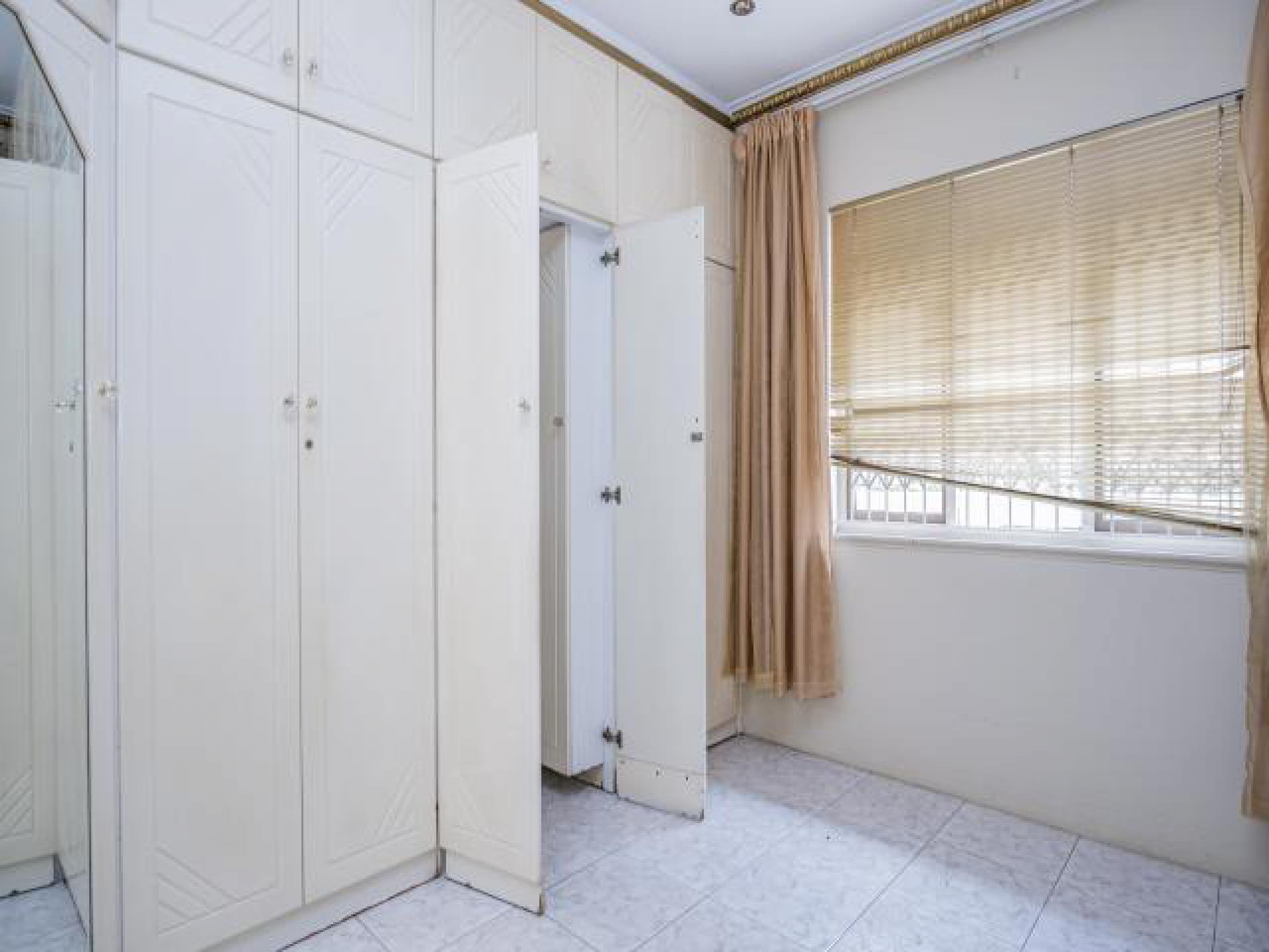 Bed Room 1 of property in Mobeni Heights