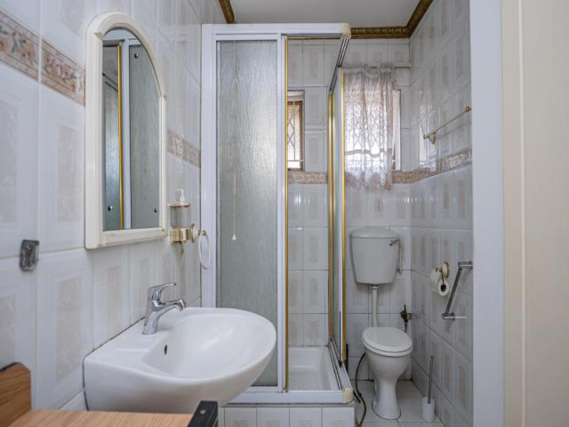 Main Bathroom of property in Mobeni Heights