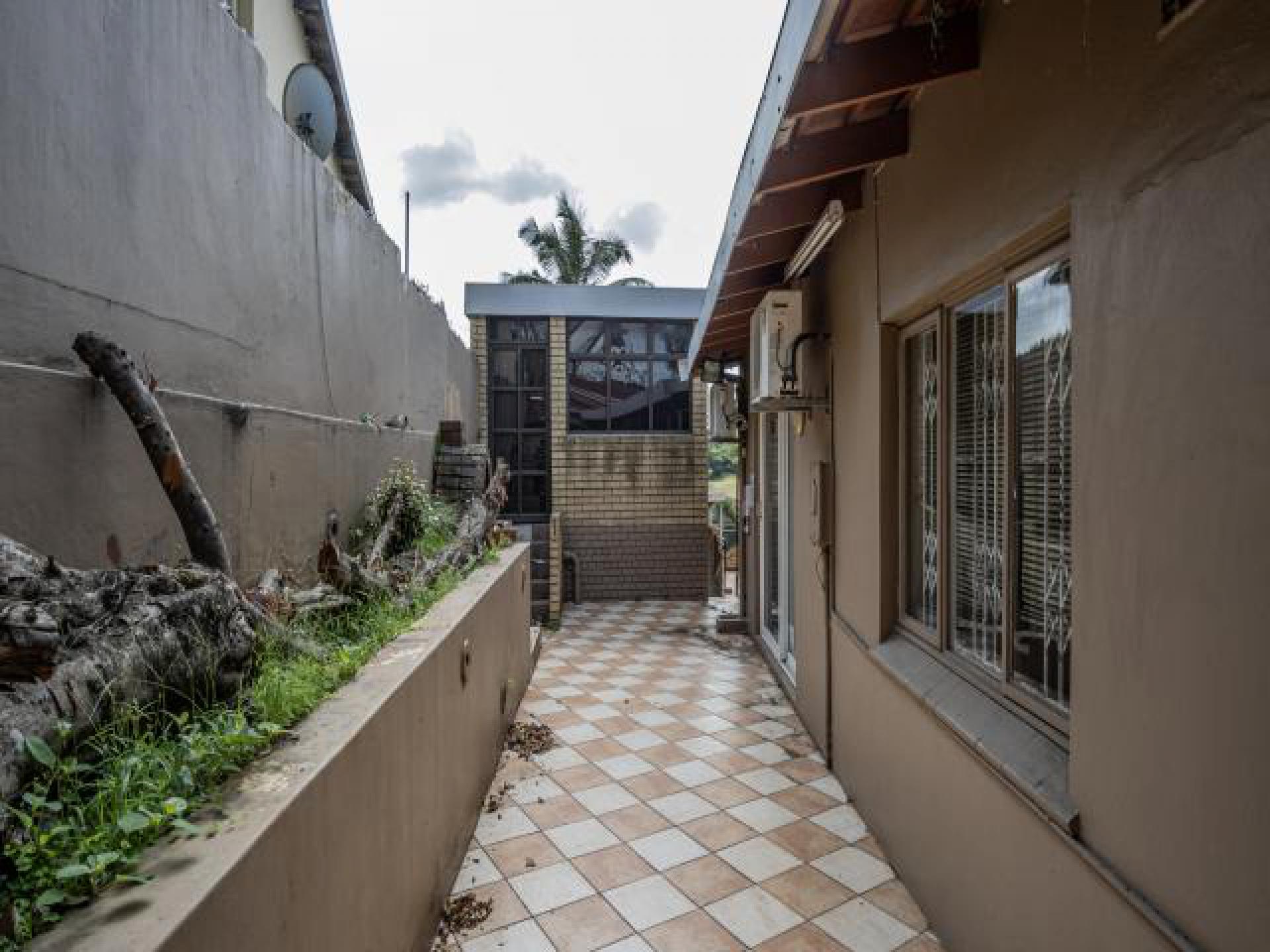 Front View of property in Mobeni Heights