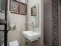 Bathroom 1 of property in Mobeni Heights