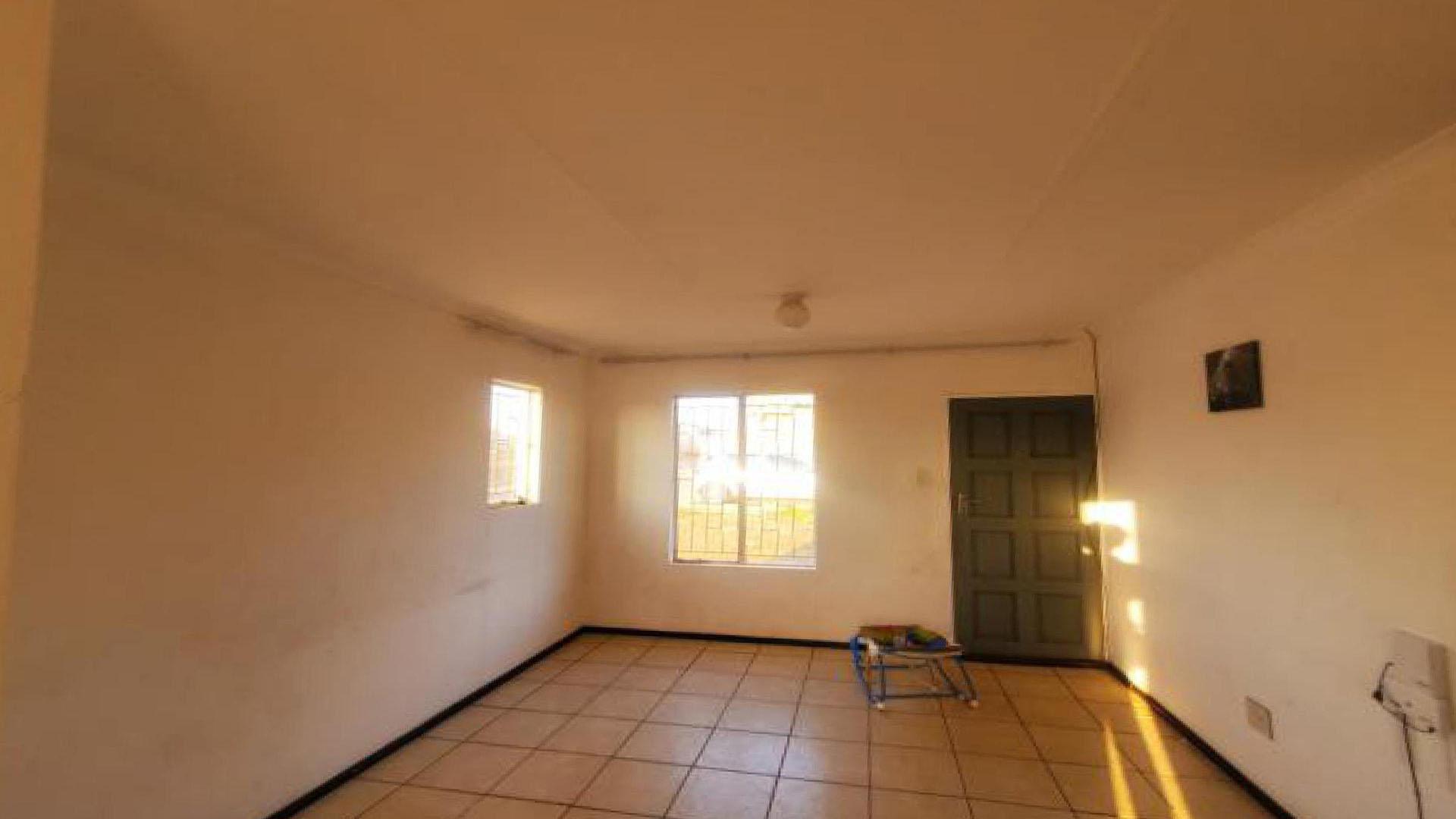 Lounges of property in Savanna City