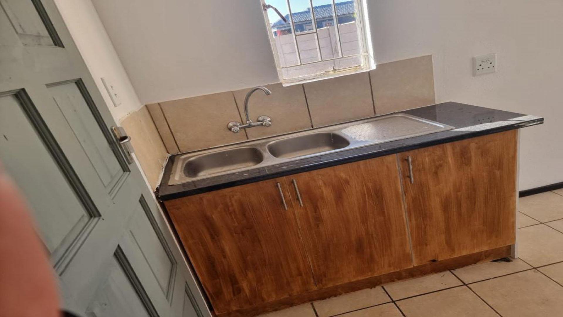 Kitchen of property in Savanna City