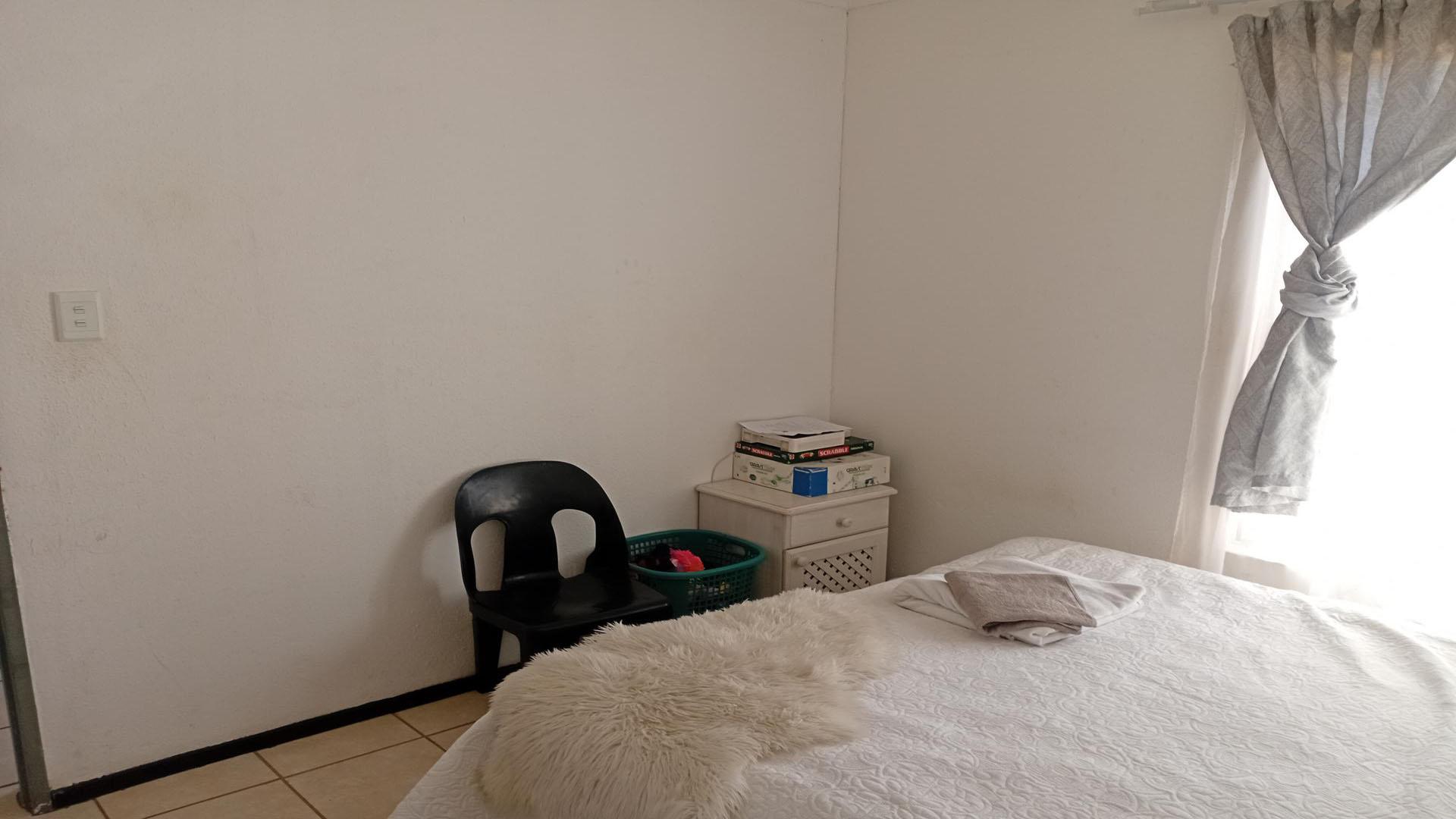 Main Bedroom of property in Savanna City