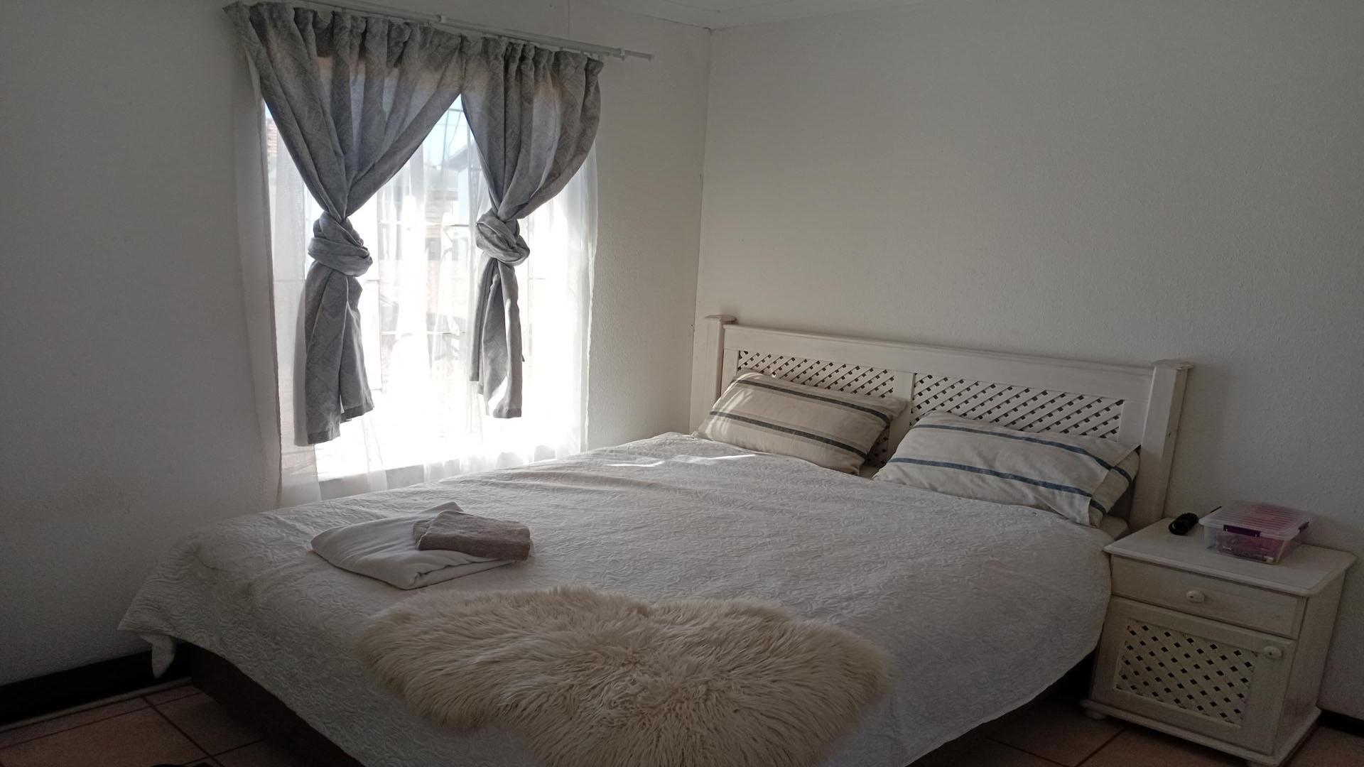 Main Bedroom of property in Savanna City