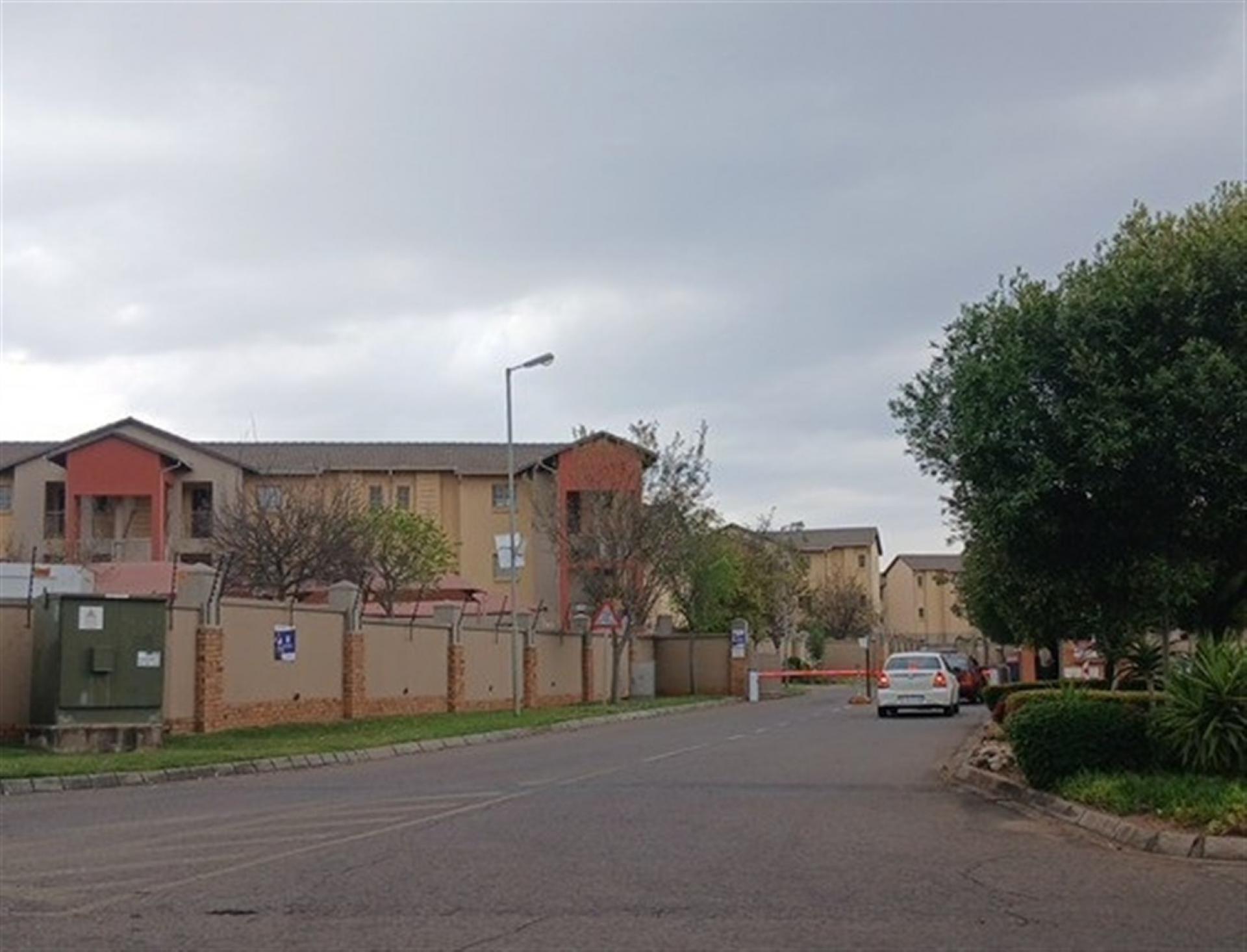 Front View of property in Monavoni