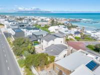 4 Bedroom 2 Bathroom House for Sale for sale in Bloubergstrand