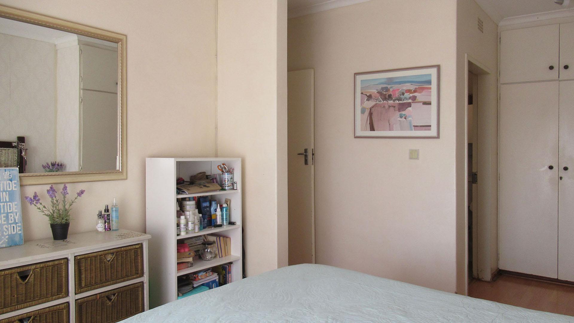 Main Bedroom - 22 square meters of property in Rangeview