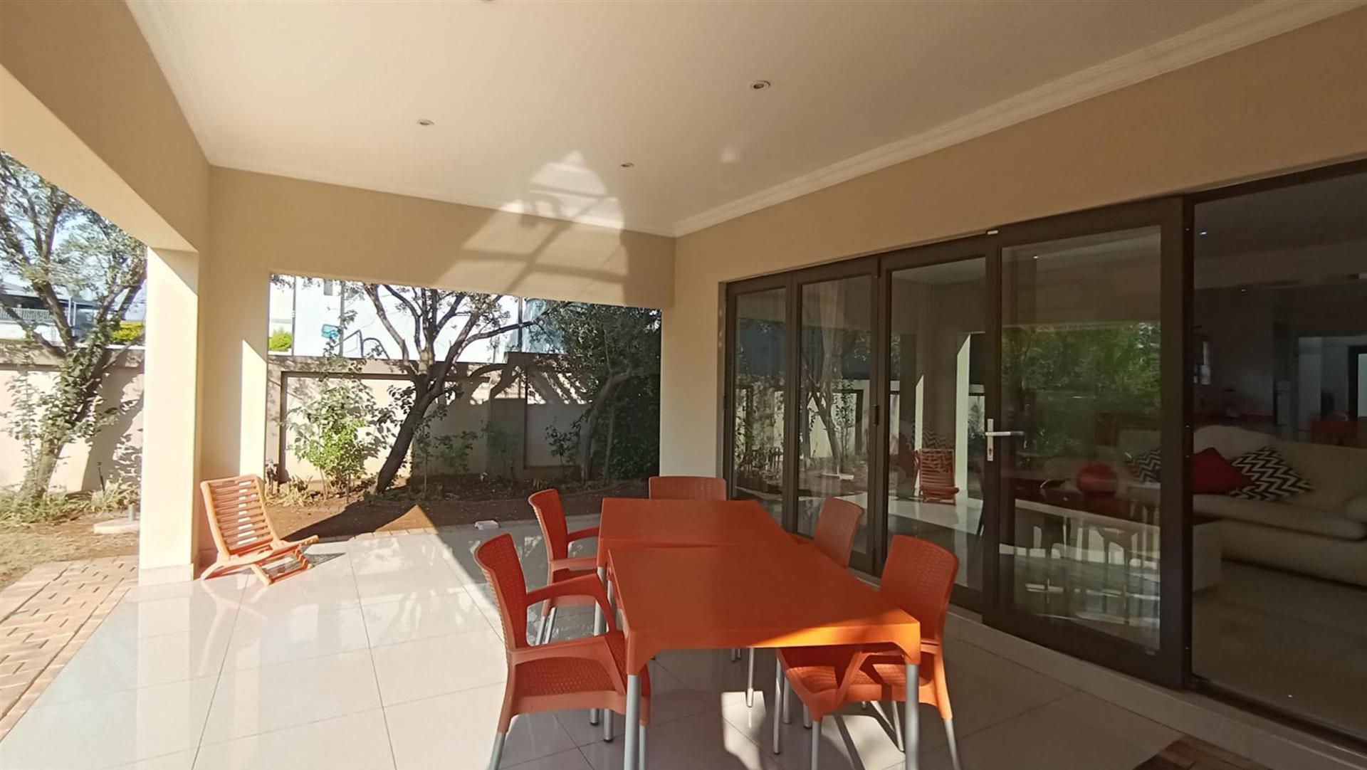 Patio of property in Montana Tuine