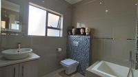 Bathroom 2 - 9 square meters of property in Montana Tuine