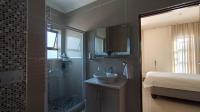 Bathroom 2 - 9 square meters of property in Montana Tuine