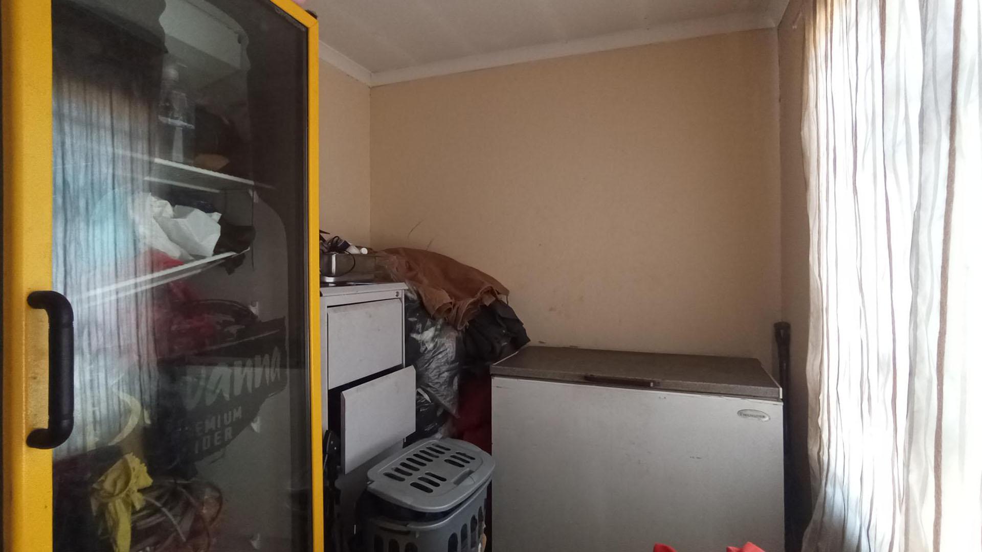 Bed Room 2 - 8 square meters of property in Mahube Valley