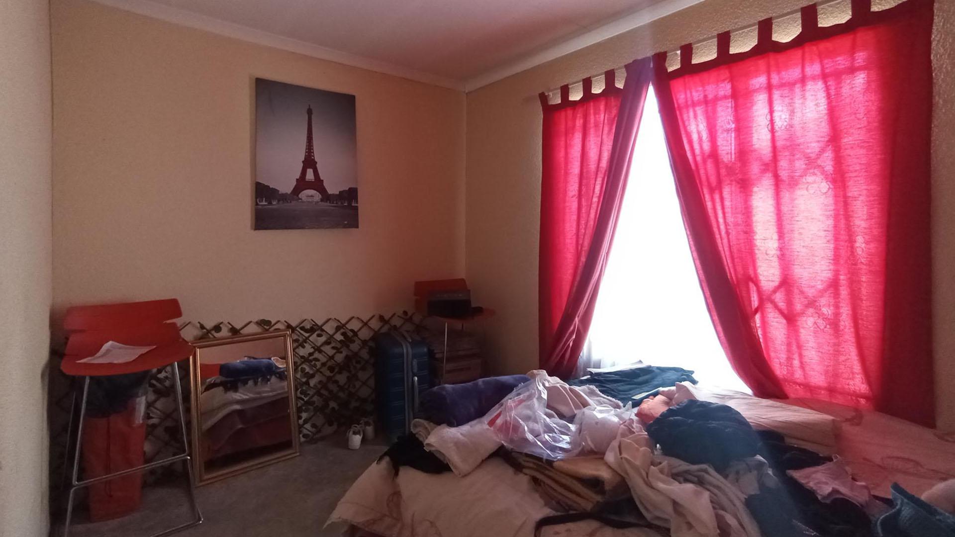 Bed Room 1 - 9 square meters of property in Mahube Valley