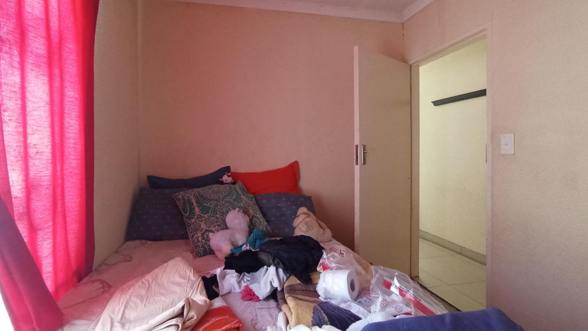 Bed Room 1 - 9 square meters of property in Mahube Valley