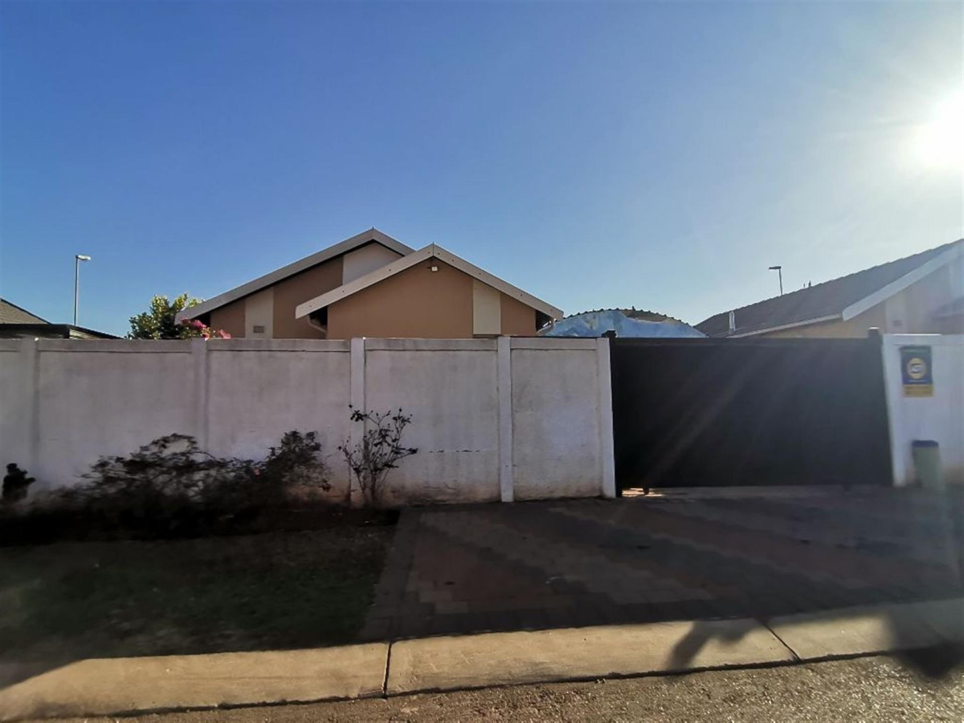 Front View of property in Watervalspruit