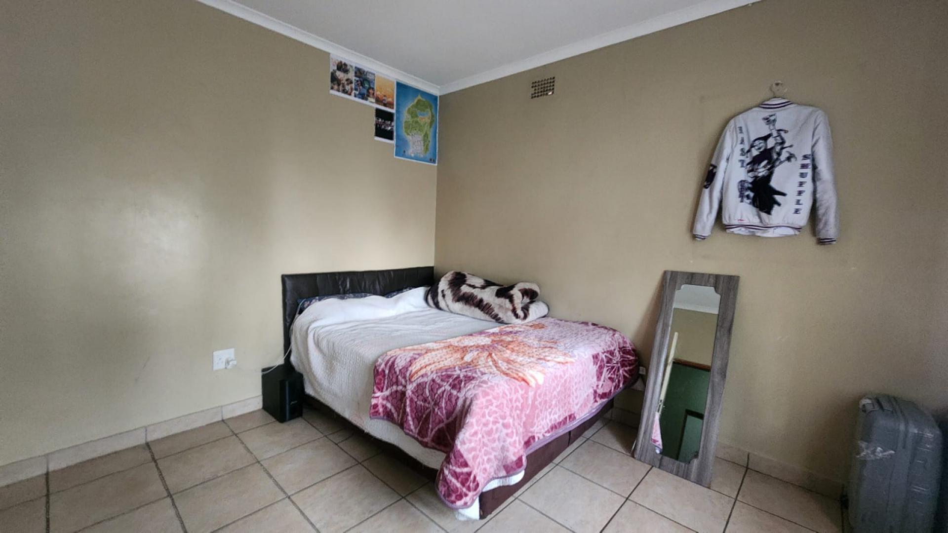 Bed Room 3 of property in Jeppestown