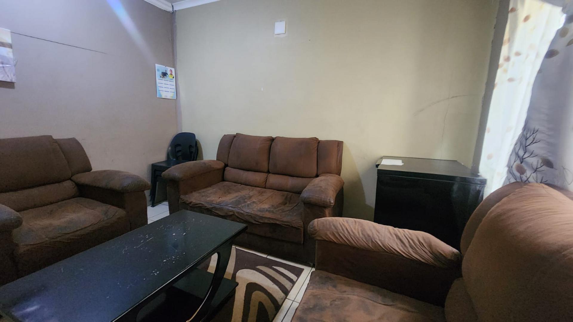 Lounges of property in Jeppestown