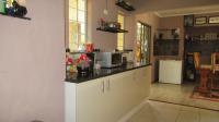 Kitchen - 13 square meters of property in Fleurhof