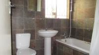 Bathroom 1 - 4 square meters of property in Fleurhof