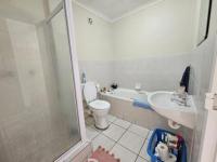 Bathroom 1 of property in Sonstraal Heights