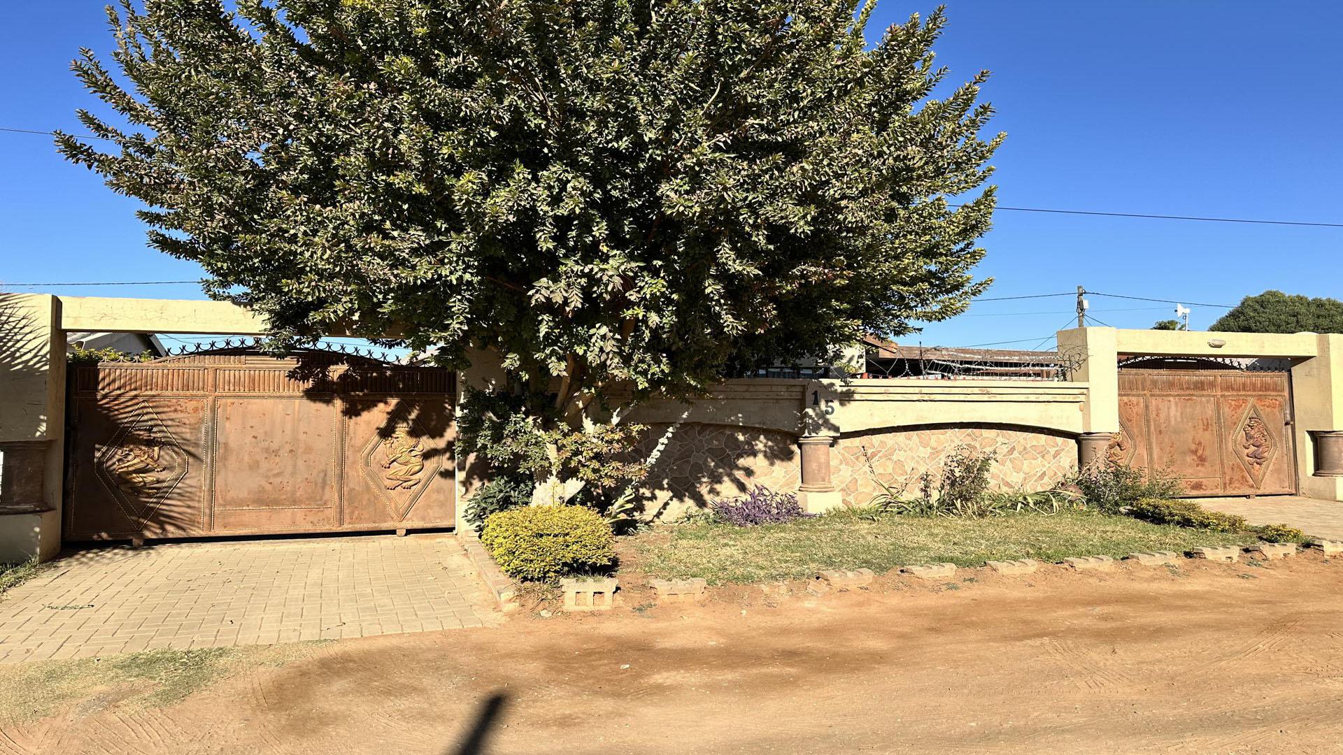 Front View of property in Kimberley