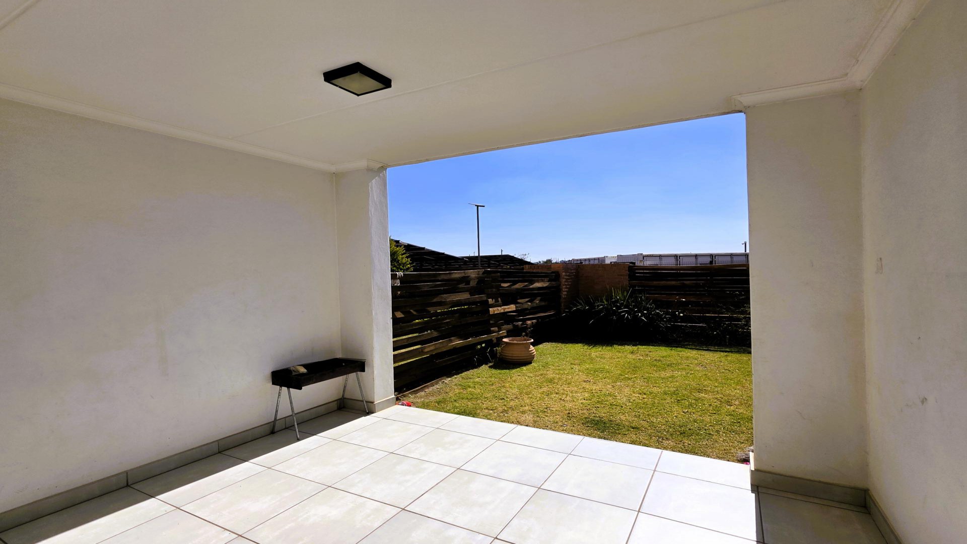 Patio - 10 square meters of property in Willow Park Manor