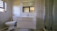 Bathroom 1 - 9 square meters of property in Willow Park Manor