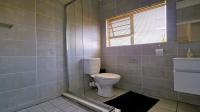 Bathroom 1 - 9 square meters of property in Willow Park Manor