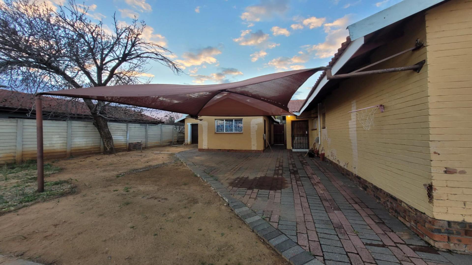 Spaces of property in Riebeeckstad