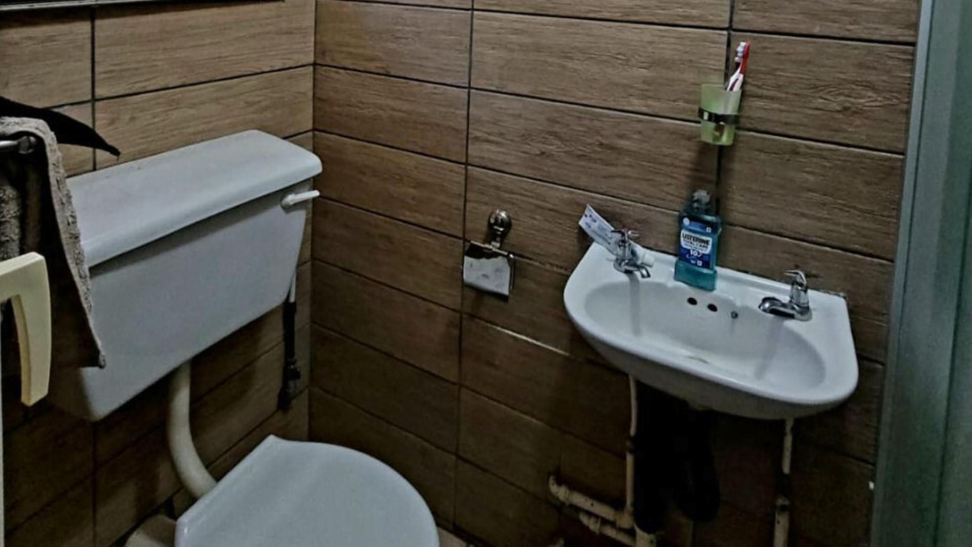 Bathroom 2 of property in Riebeeckstad