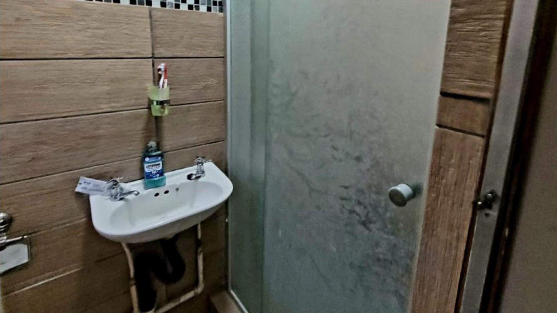 Bathroom 2 of property in Riebeeckstad