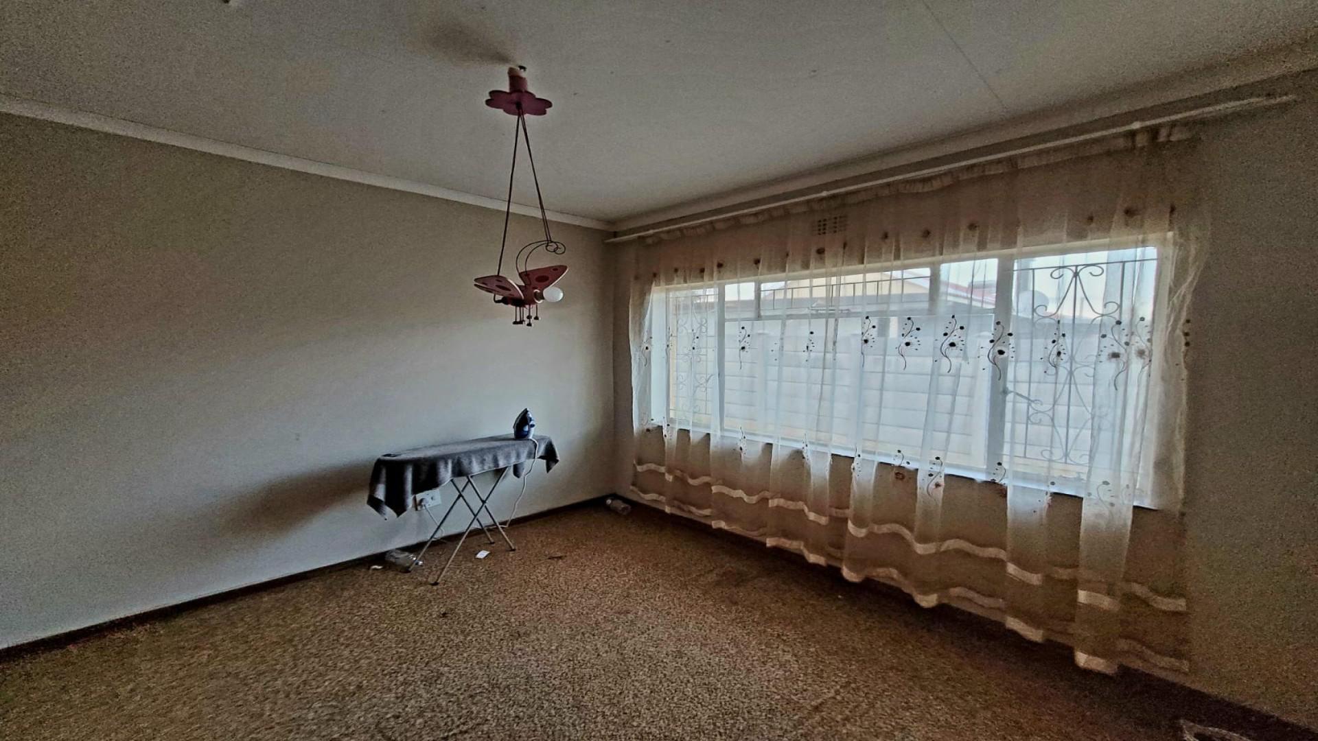 Bed Room 2 of property in Riebeeckstad