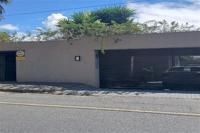 Front View of property in Orange Grove